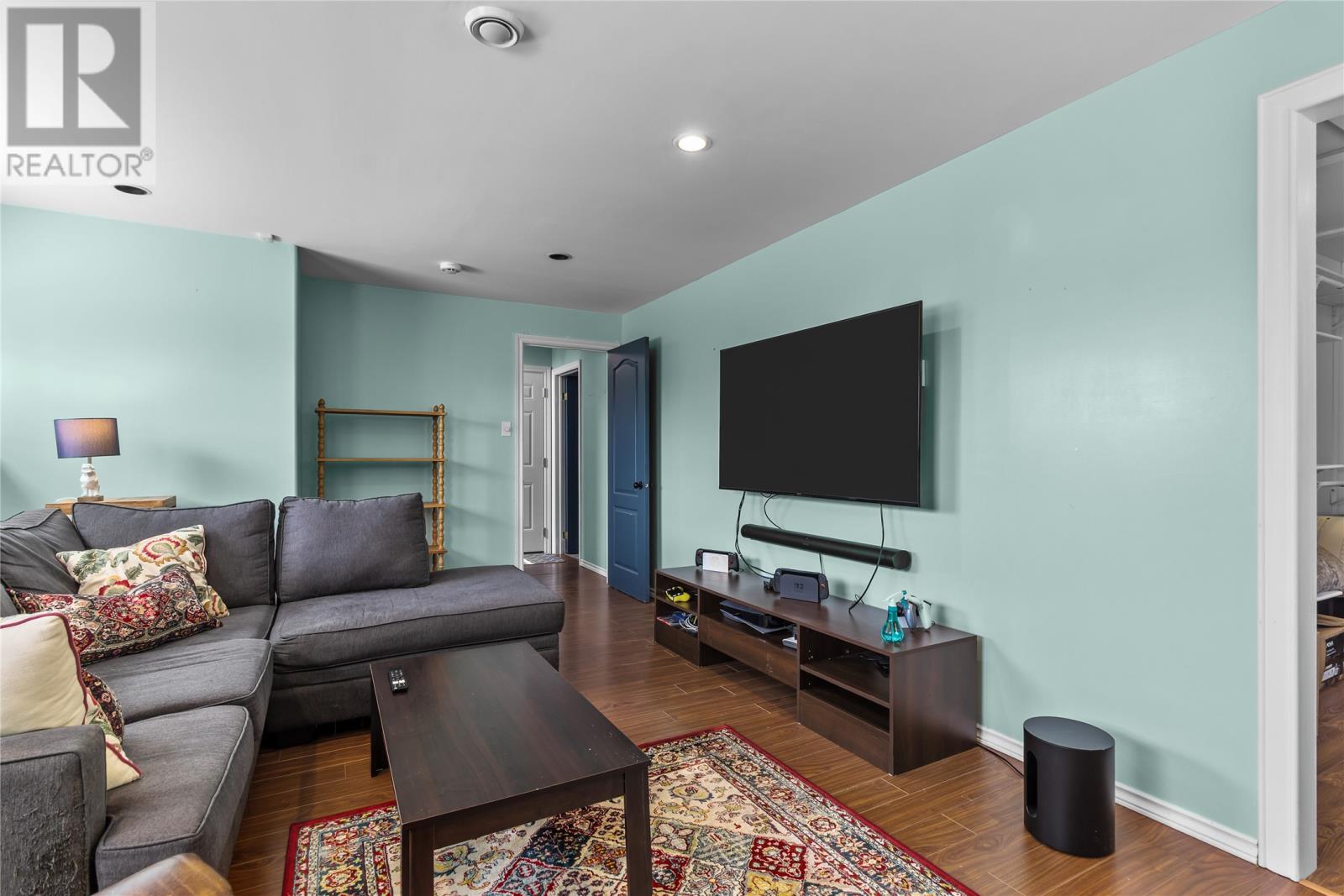 177 St. Thomas Line - 18