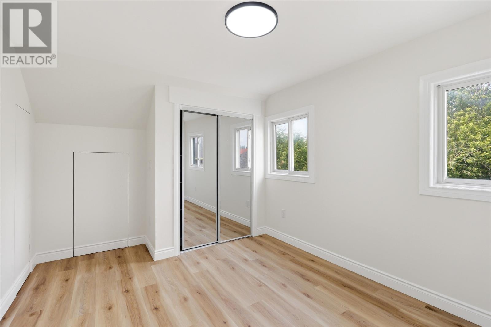 27 Blake AVE - 16