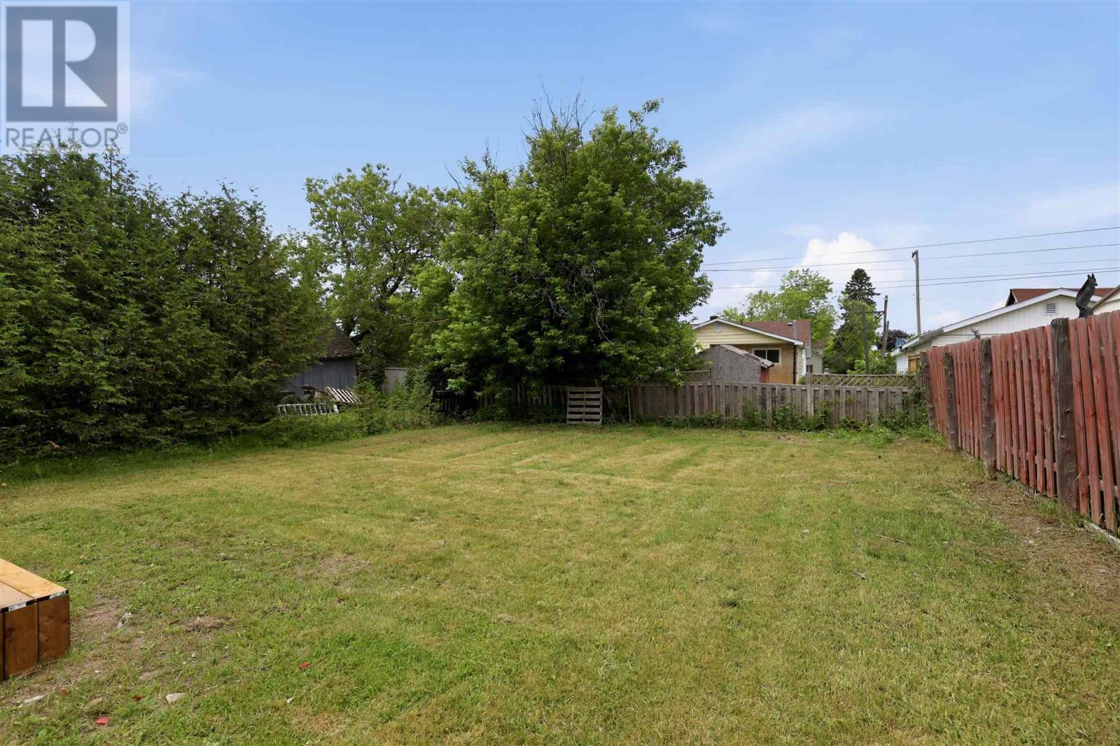 27 Blake AVE - 29