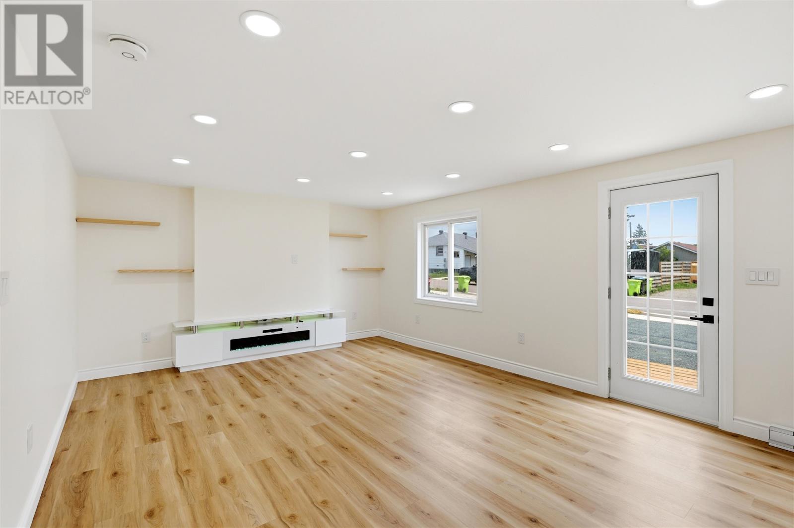 27 Blake AVE - 4