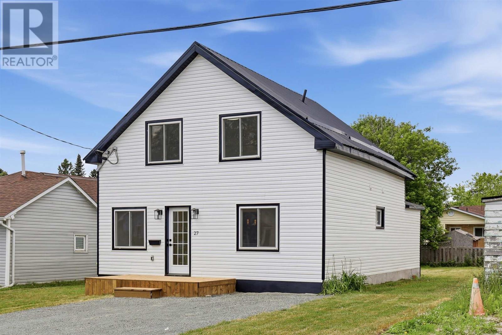 27 Blake AVE - 32