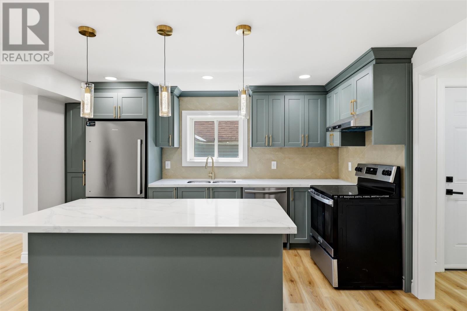 27 Blake AVE - 9