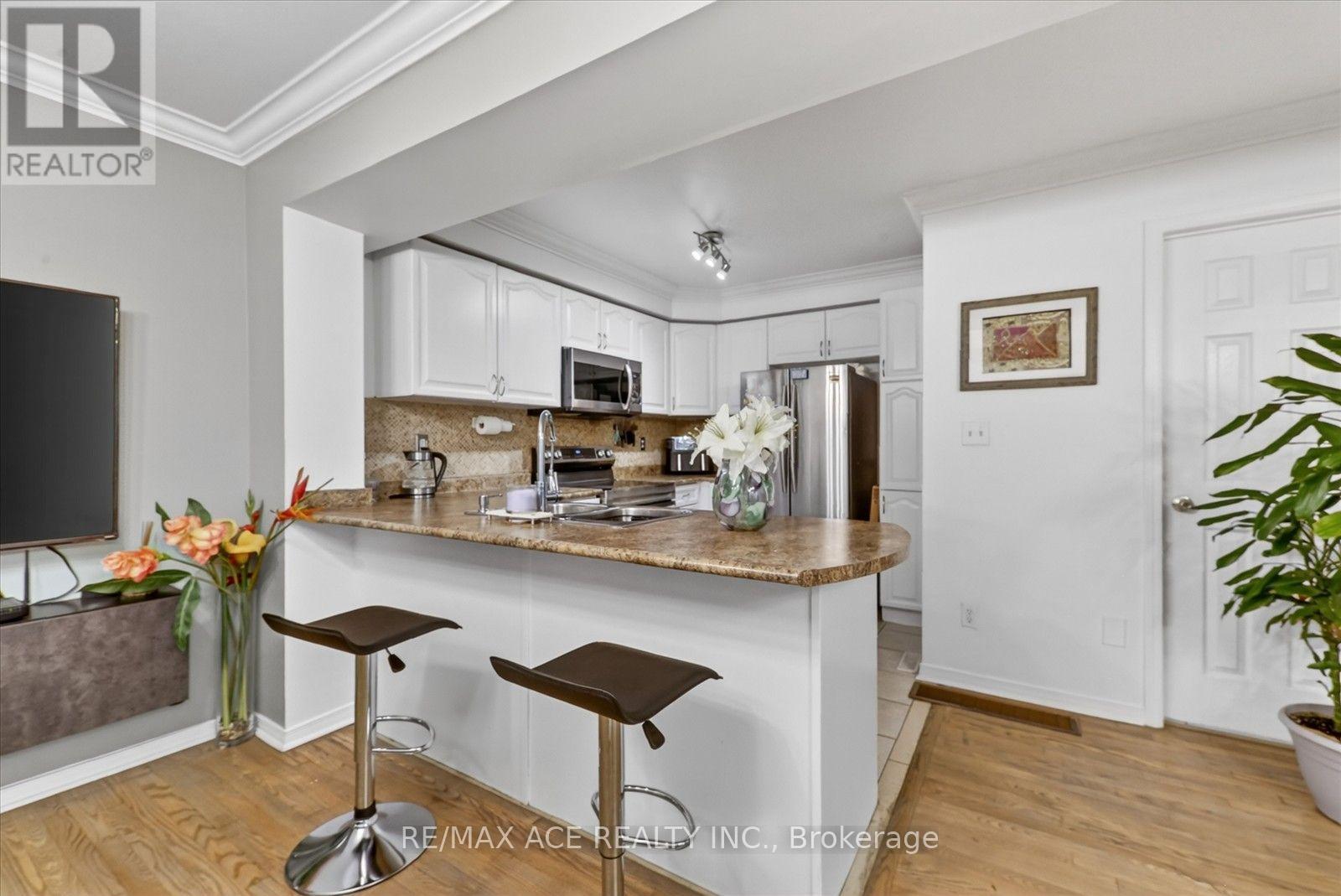 24 CULLCASTLE STREET - 15