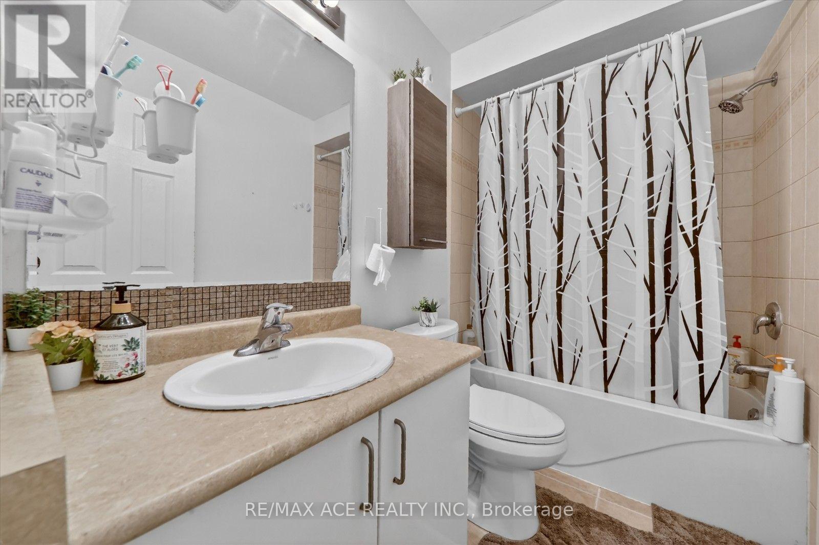24 CULLCASTLE STREET - 25