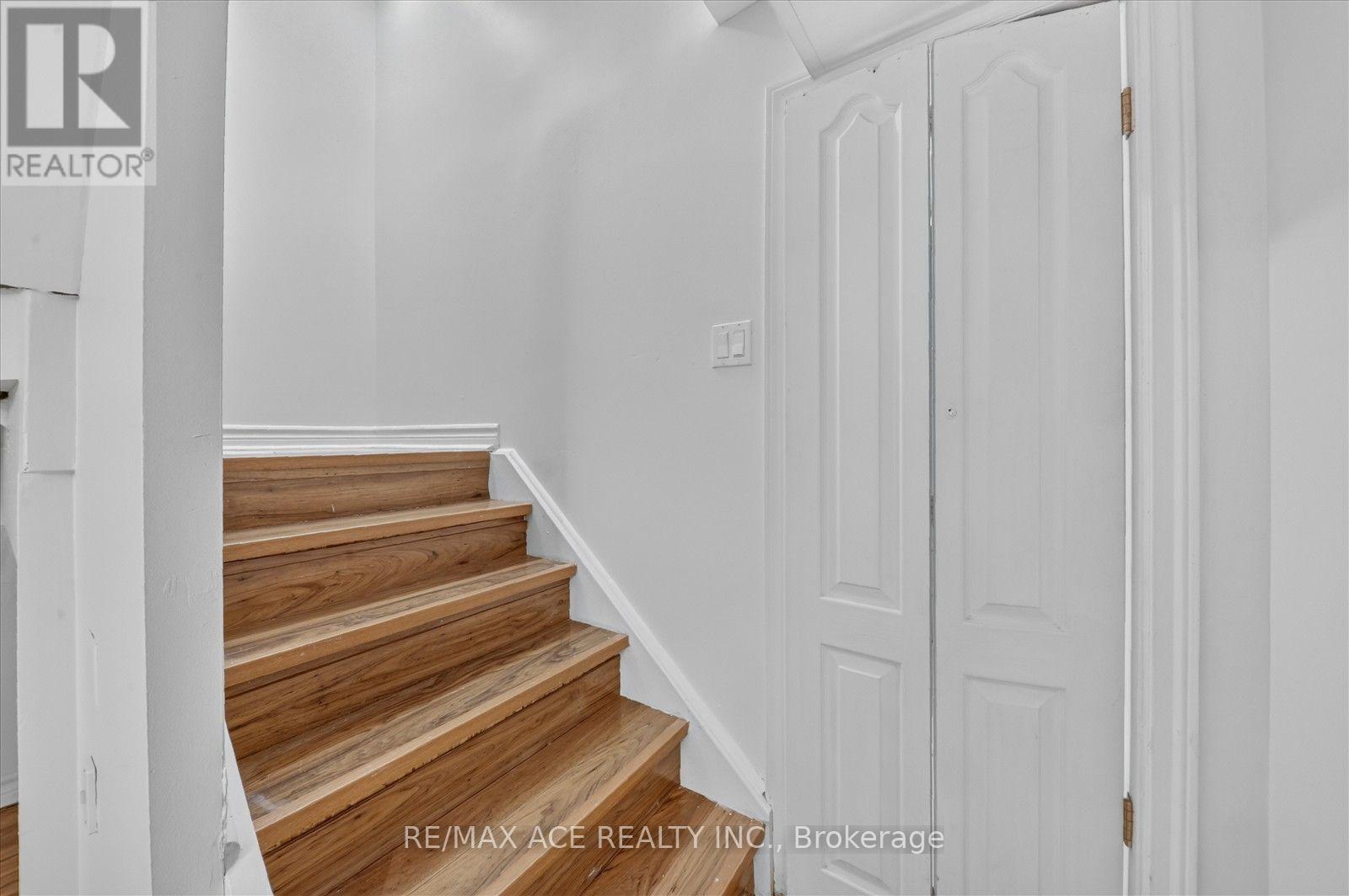 24 CULLCASTLE STREET - 30