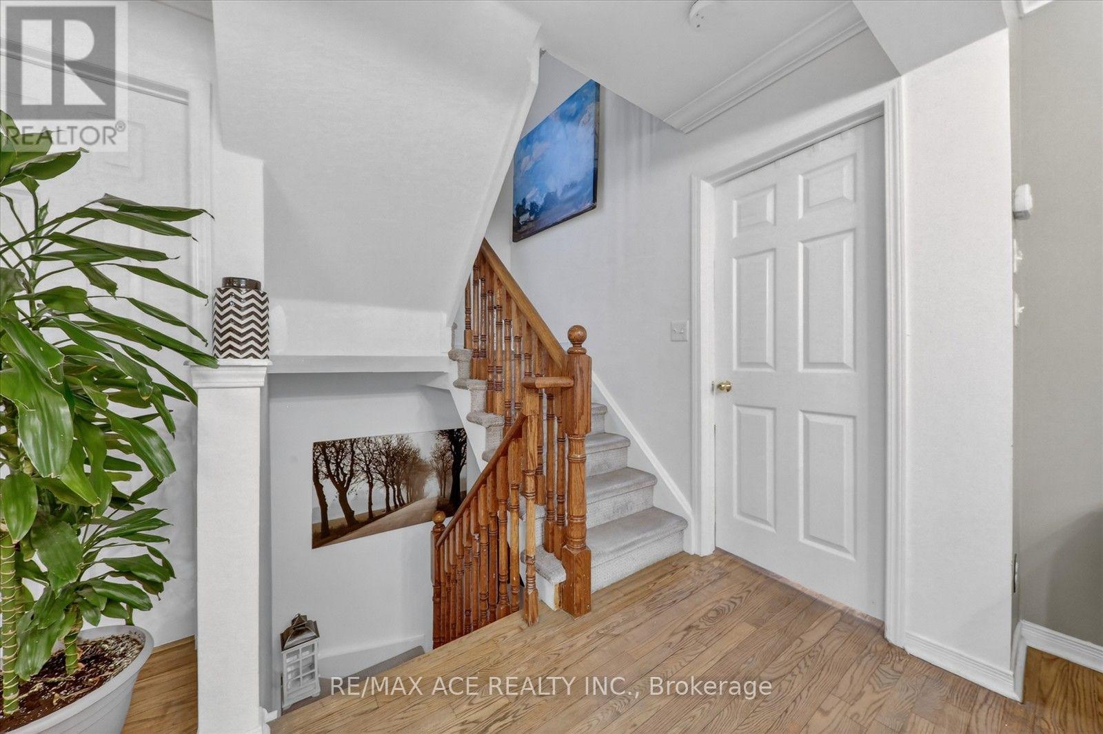 24 CULLCASTLE STREET - 9
