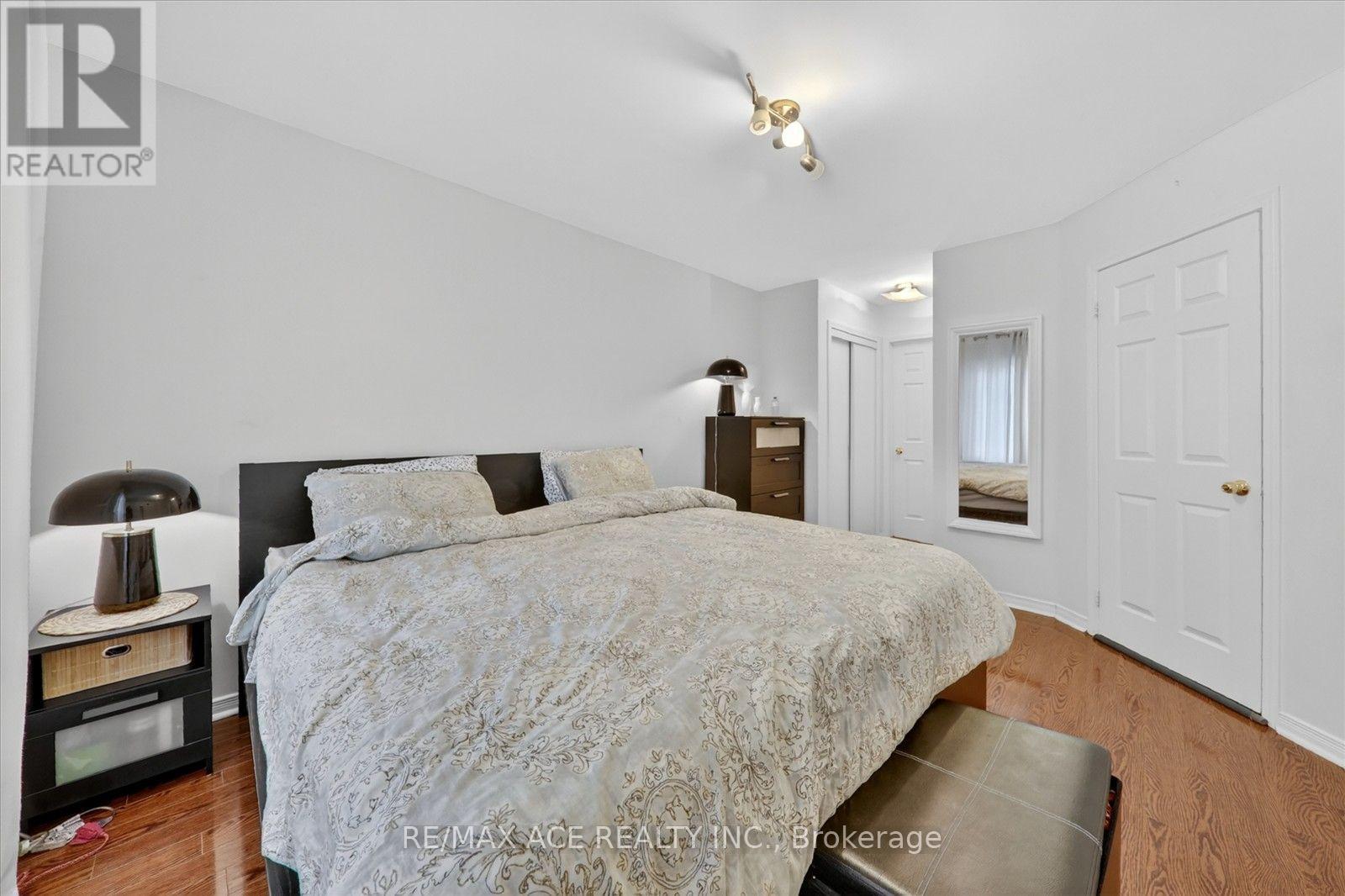 24 CULLCASTLE STREET - 24