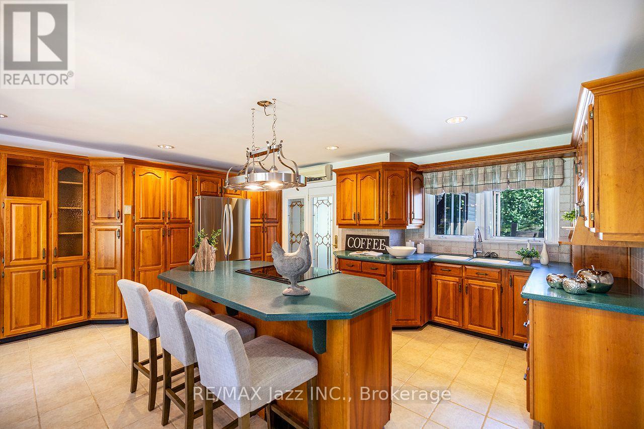 624 ROSELAWN AVENUE - 12