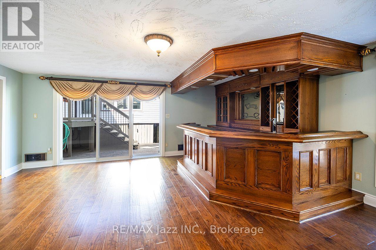624 ROSELAWN AVENUE - 18
