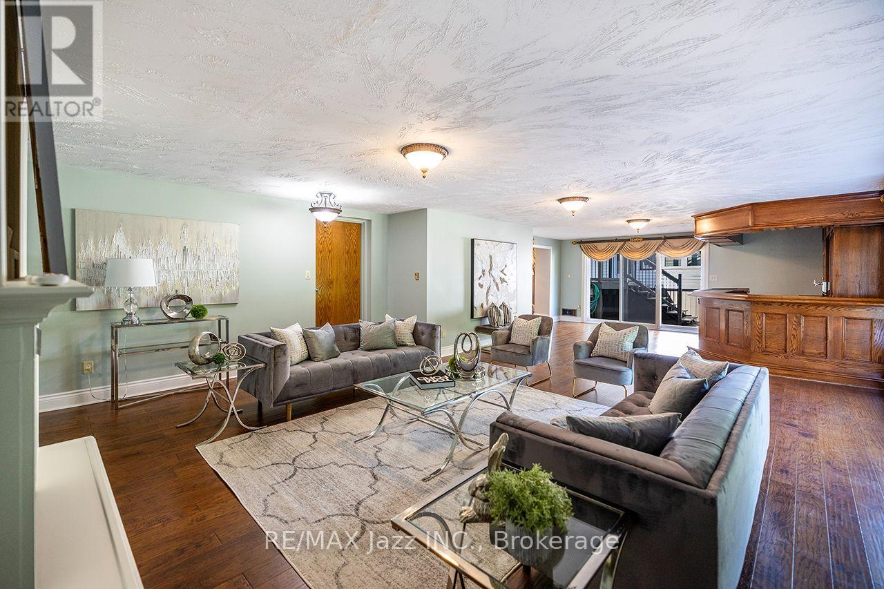624 ROSELAWN AVENUE - 22