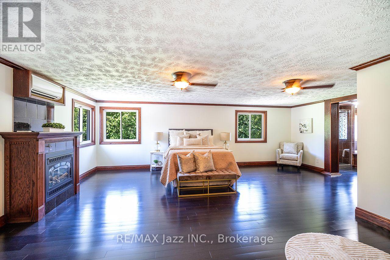 624 ROSELAWN AVENUE - 25