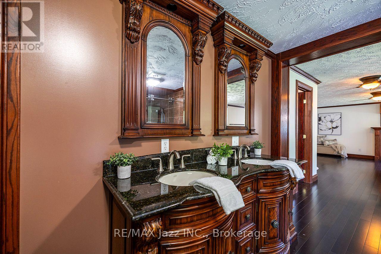 624 ROSELAWN AVENUE - 31