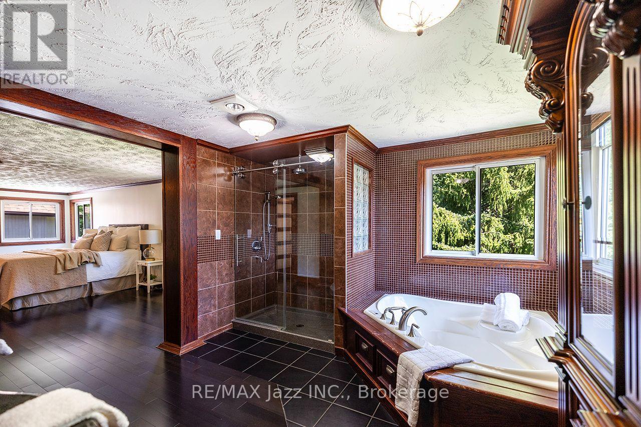 624 ROSELAWN AVENUE - 32