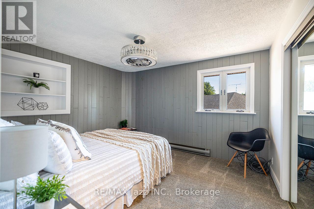 624 ROSELAWN AVENUE - 34