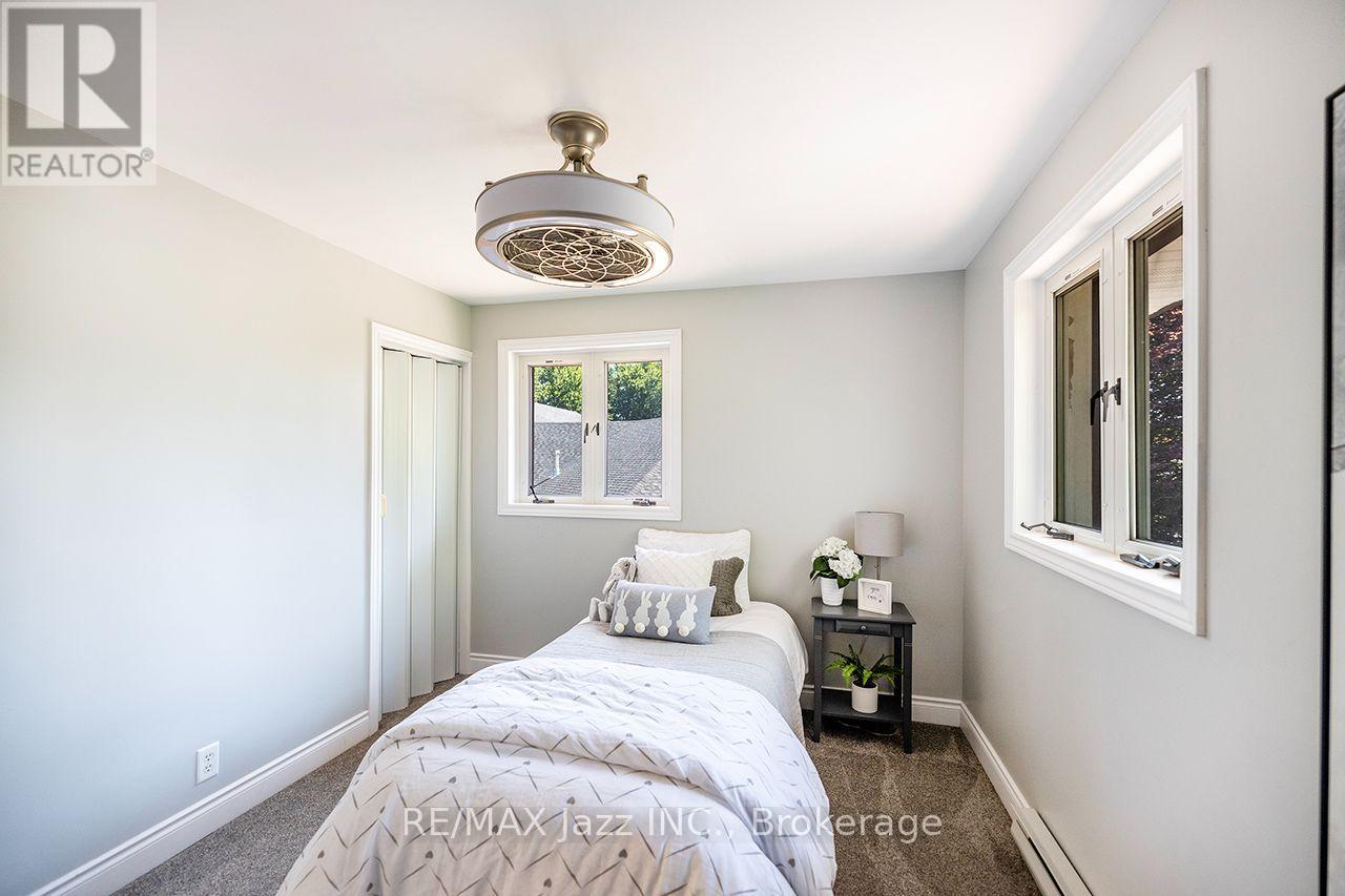 624 ROSELAWN AVENUE - 37