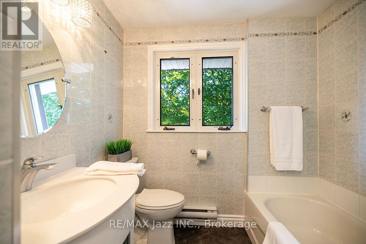 624 ROSELAWN AVENUE - 38