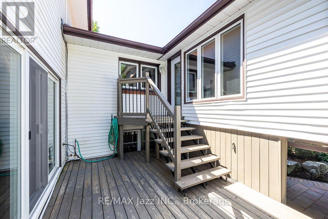 624 ROSELAWN AVENUE - 43