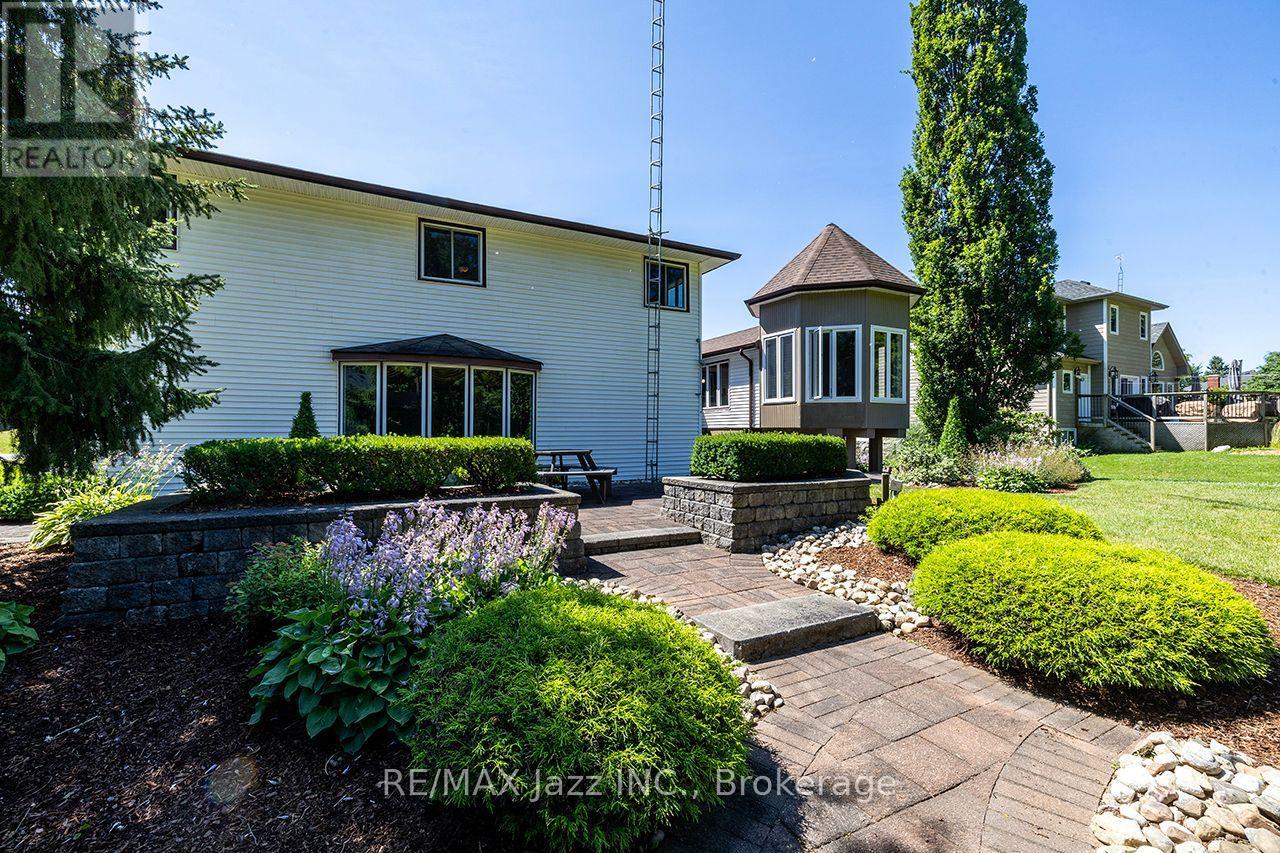 624 ROSELAWN AVENUE - 46