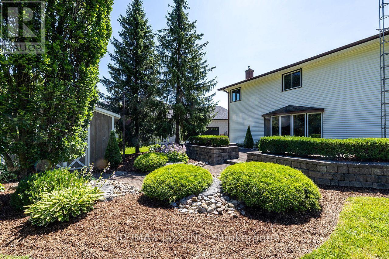624 ROSELAWN AVENUE - 47
