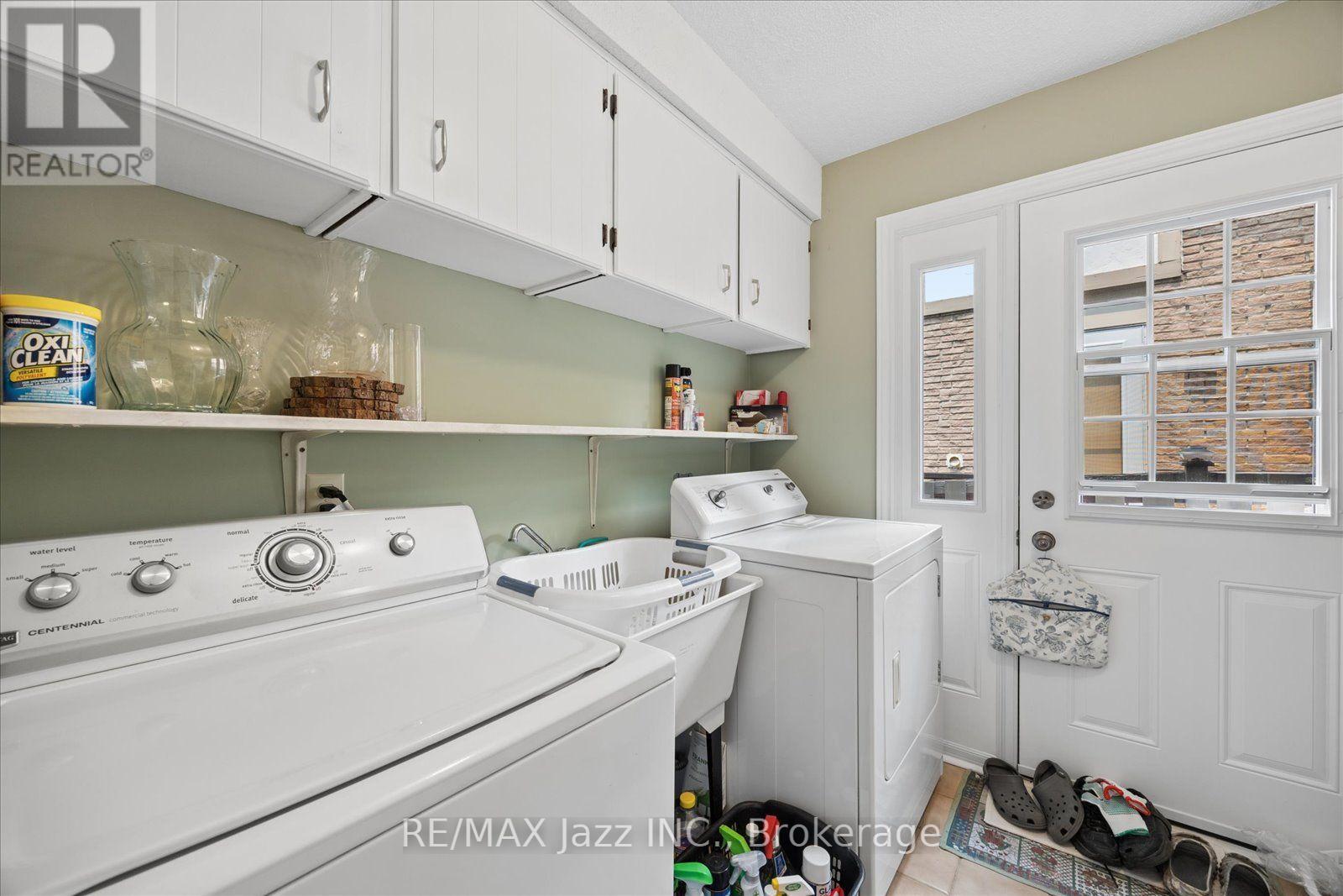 38 TRINITY CRESCENT - Image 22