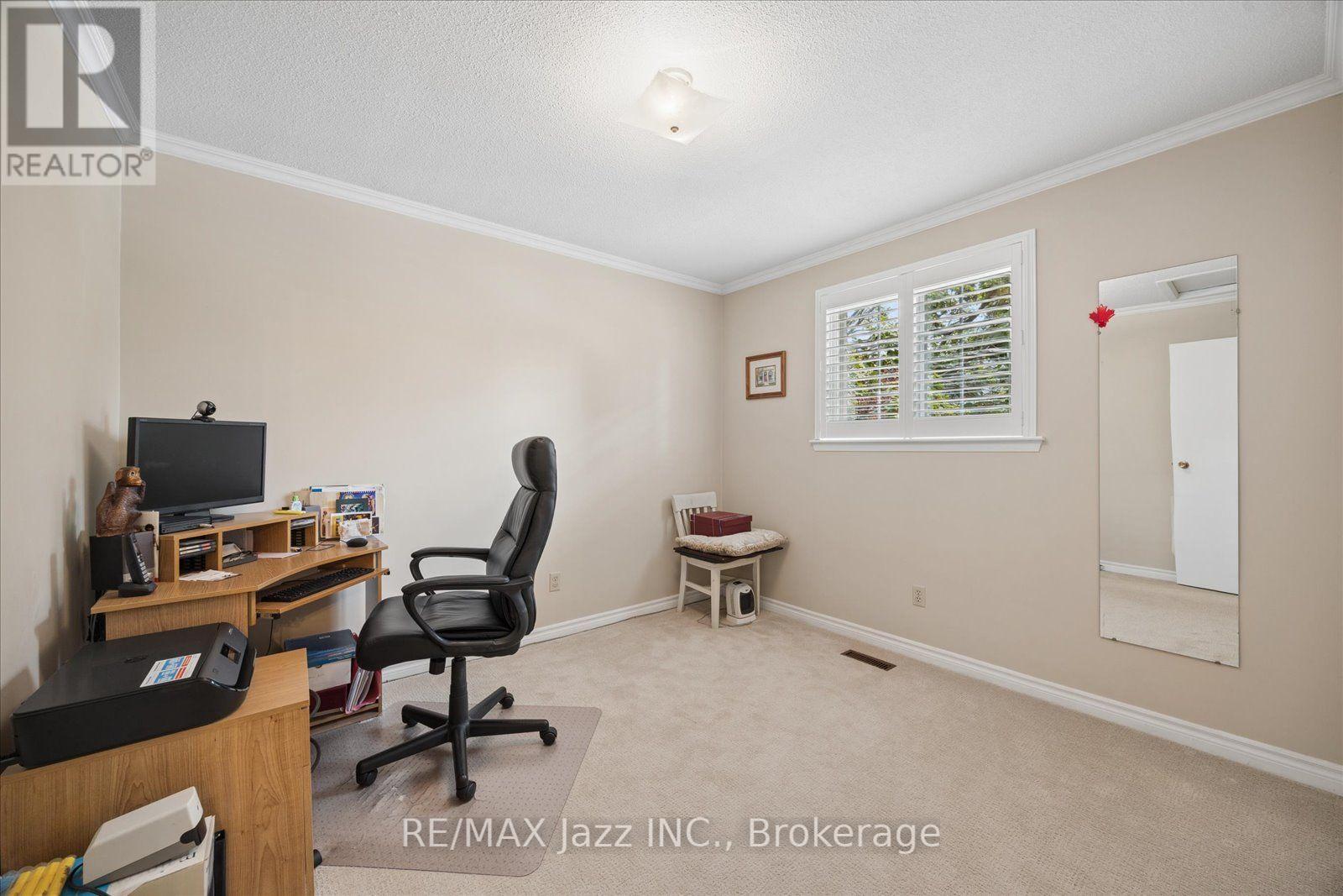 38 TRINITY CRESCENT - Image 30