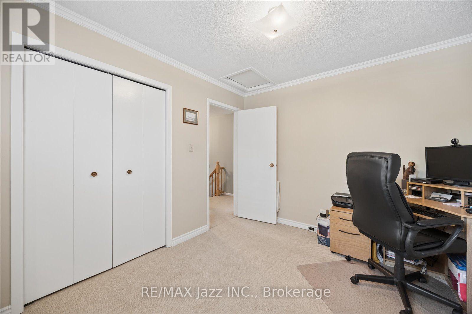 38 TRINITY CRESCENT - Image 31