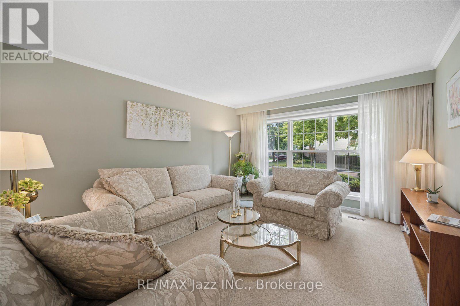 38 TRINITY CRESCENT - Image 6