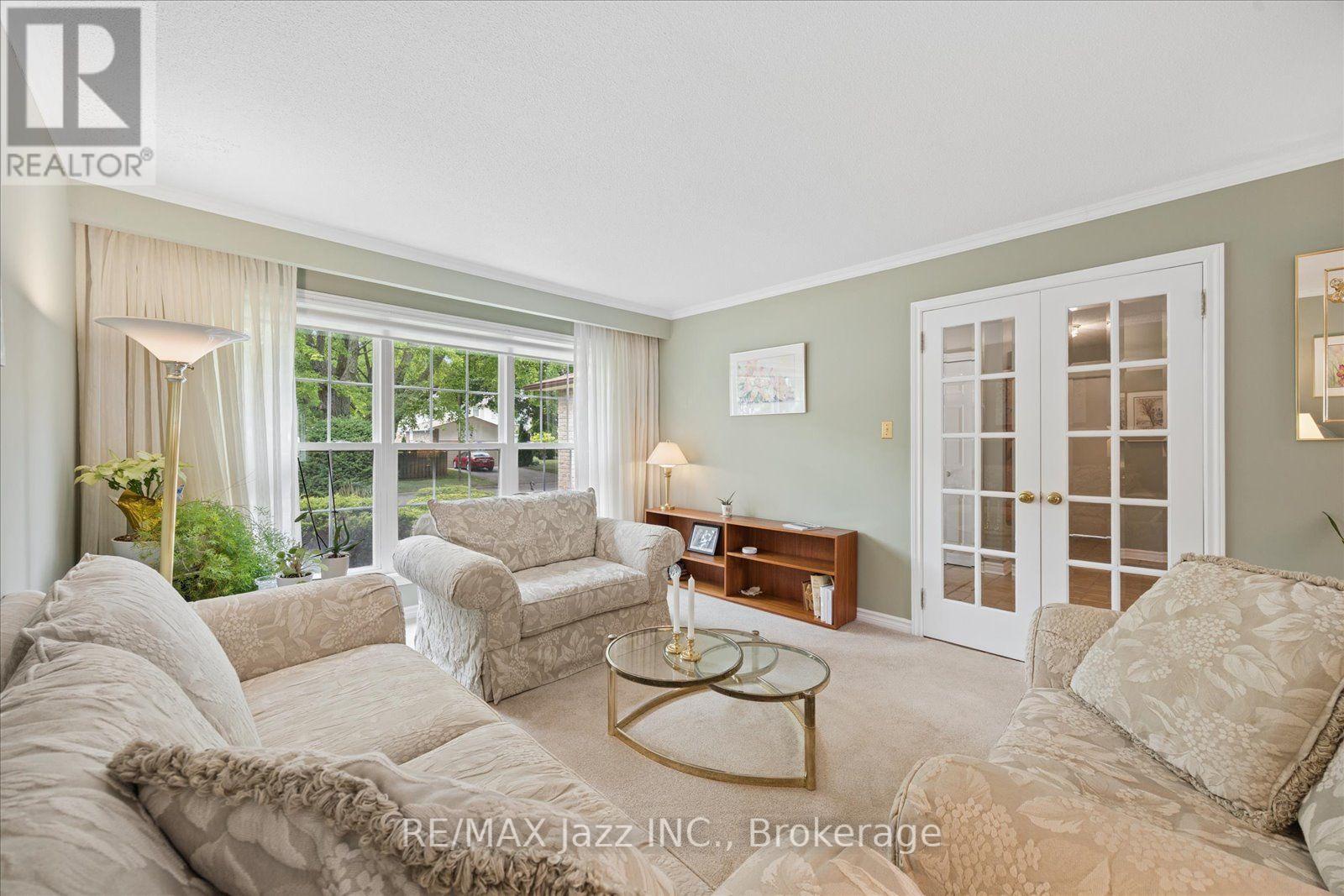 38 TRINITY CRESCENT - Image 7