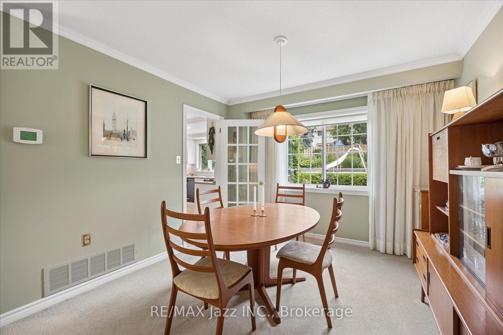 38 TRINITY CRESCENT - Image 8