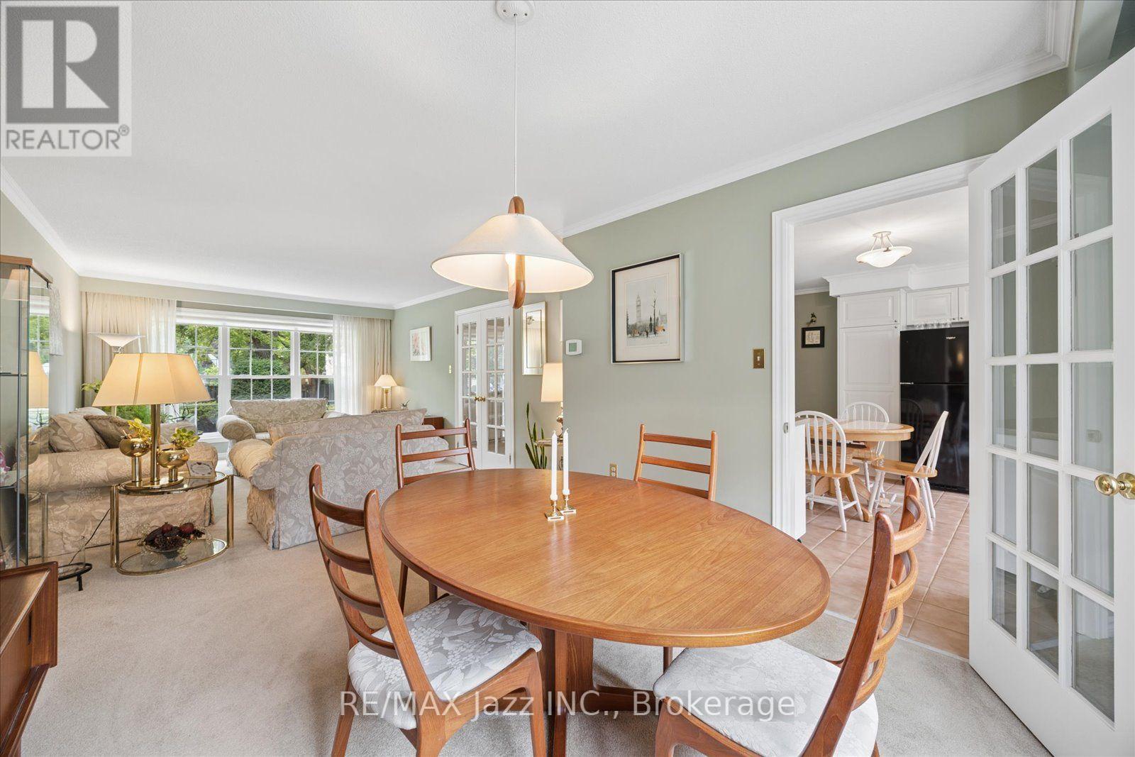 38 TRINITY CRESCENT - Image 9