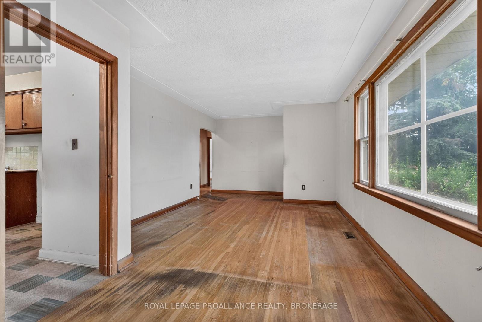 267 LAKEVIEW AVENUE - 10