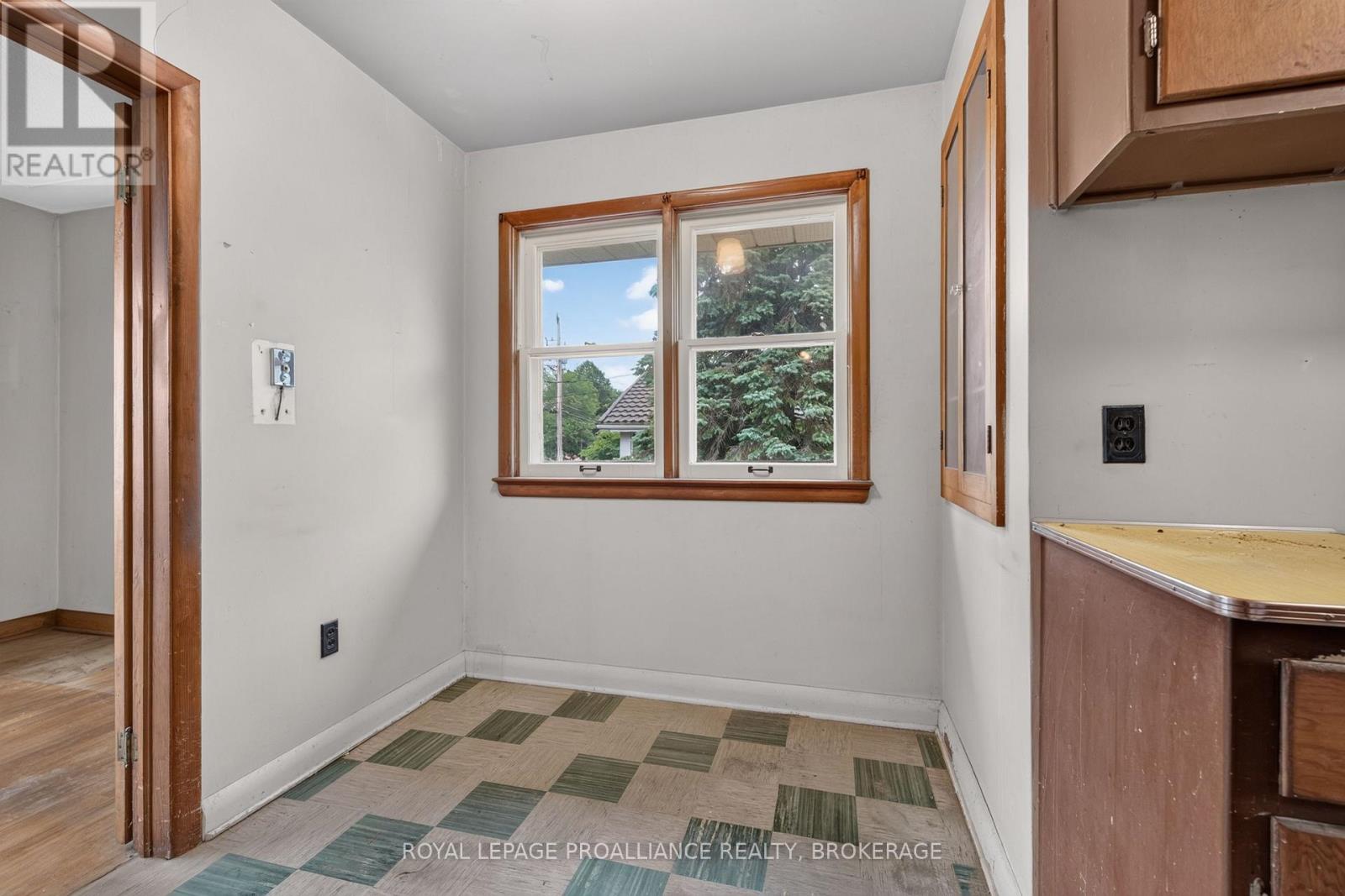 267 LAKEVIEW AVENUE - 11