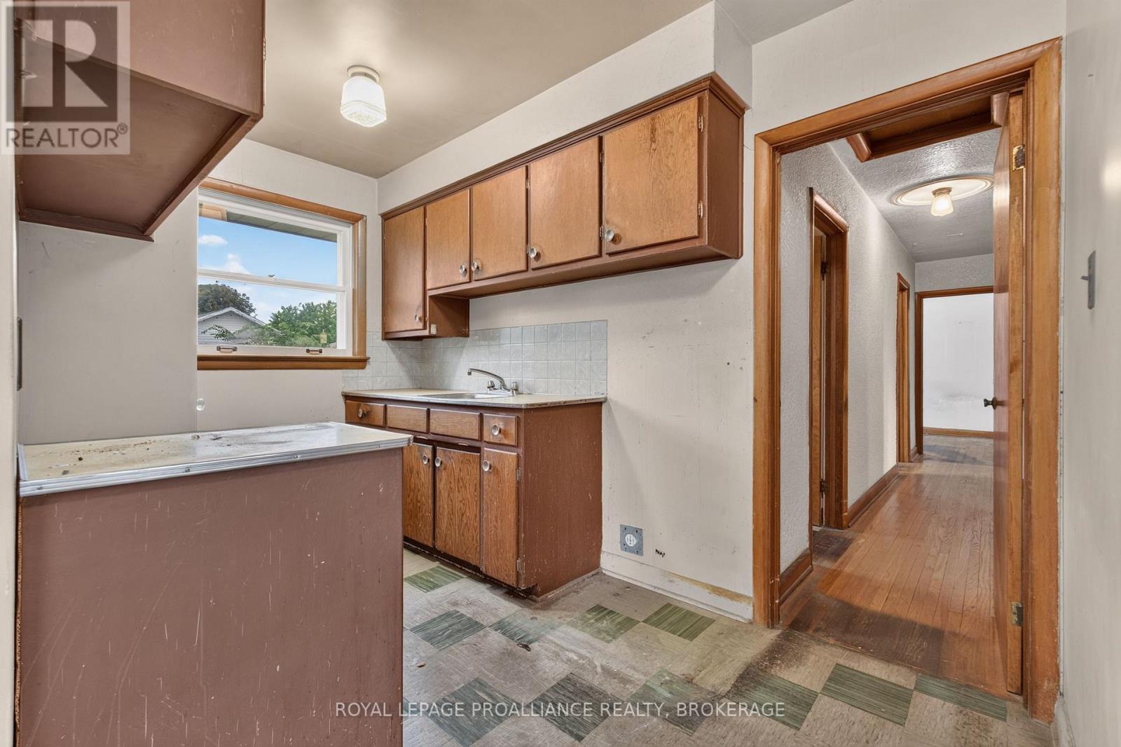 267 LAKEVIEW AVENUE - 14