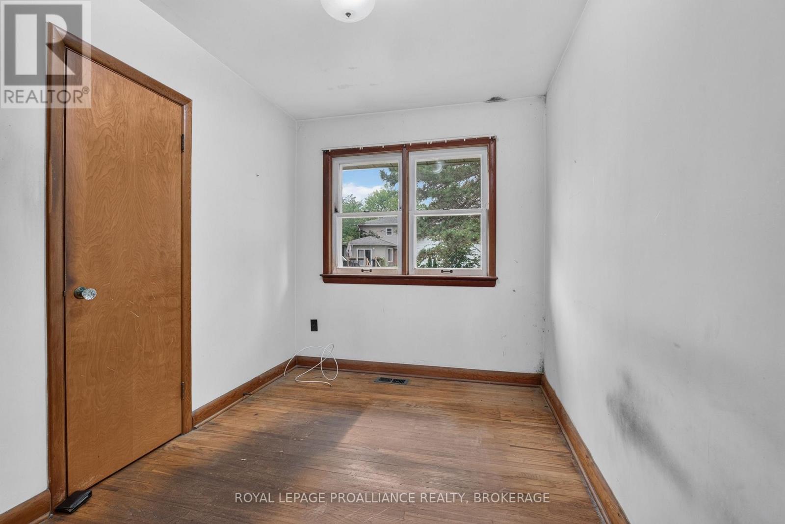 267 LAKEVIEW AVENUE - 19