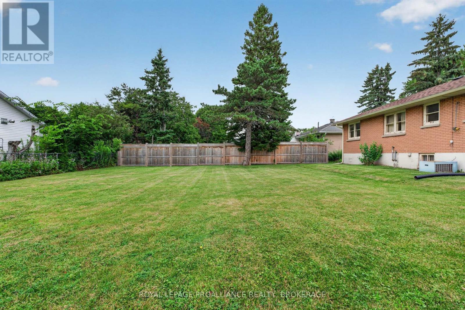 267 LAKEVIEW AVENUE - 29