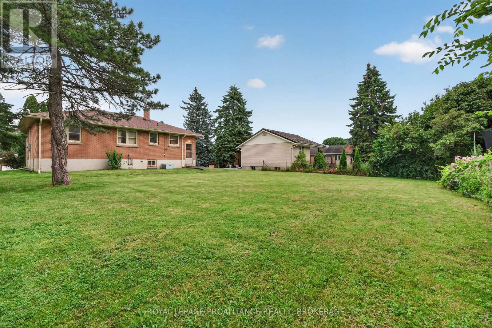 267 LAKEVIEW AVENUE - 32