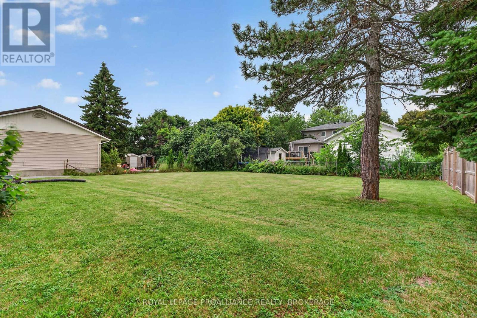 267 LAKEVIEW AVENUE - 33