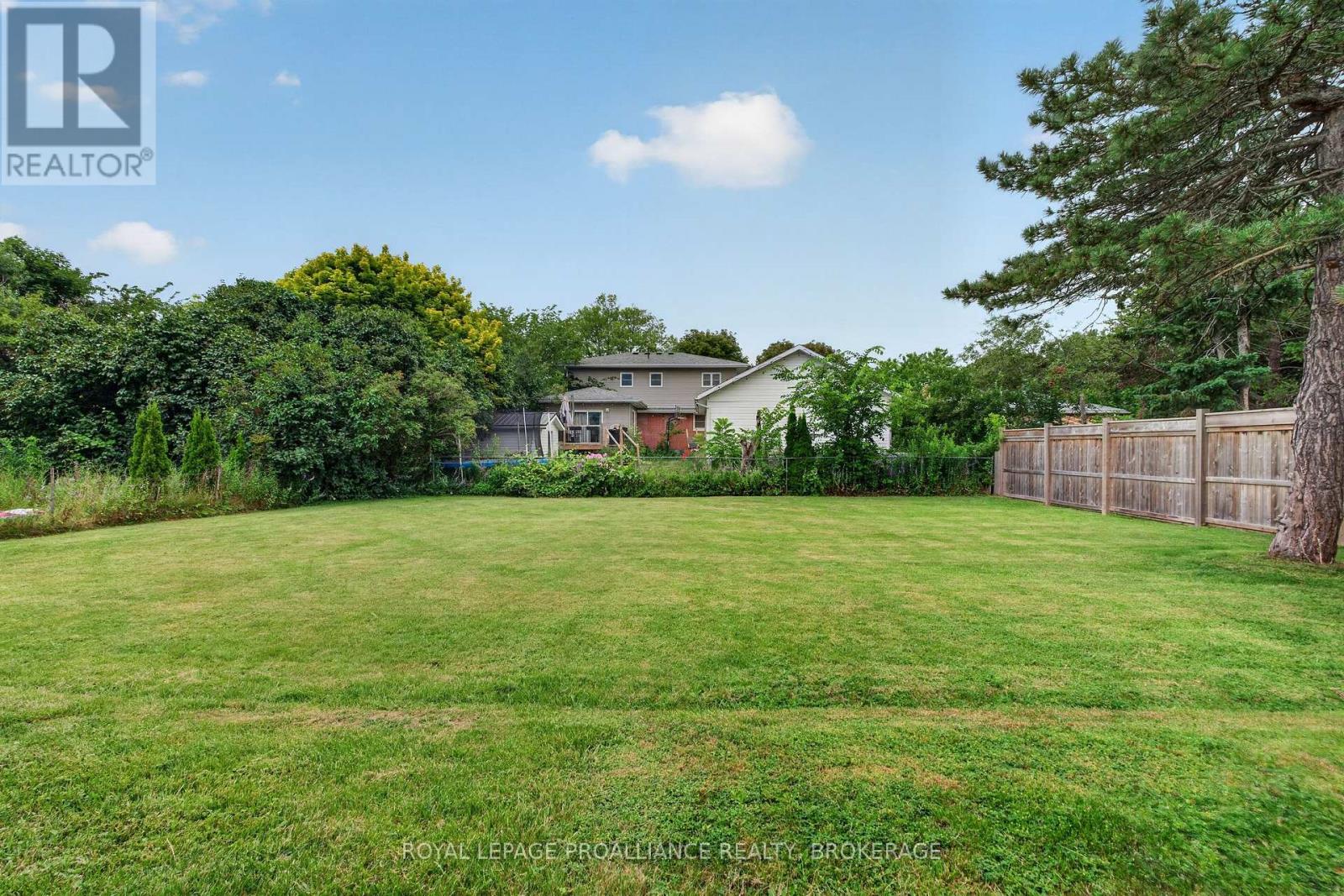 267 LAKEVIEW AVENUE - 34