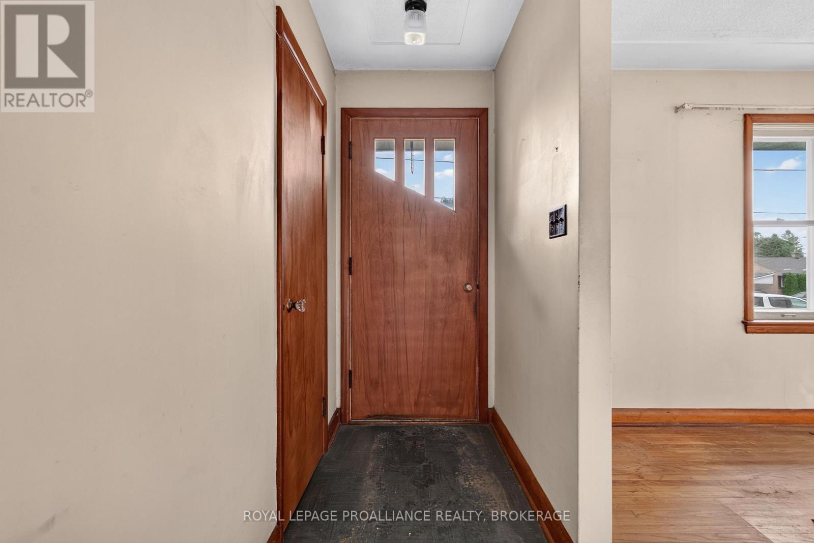 267 LAKEVIEW AVENUE - 5