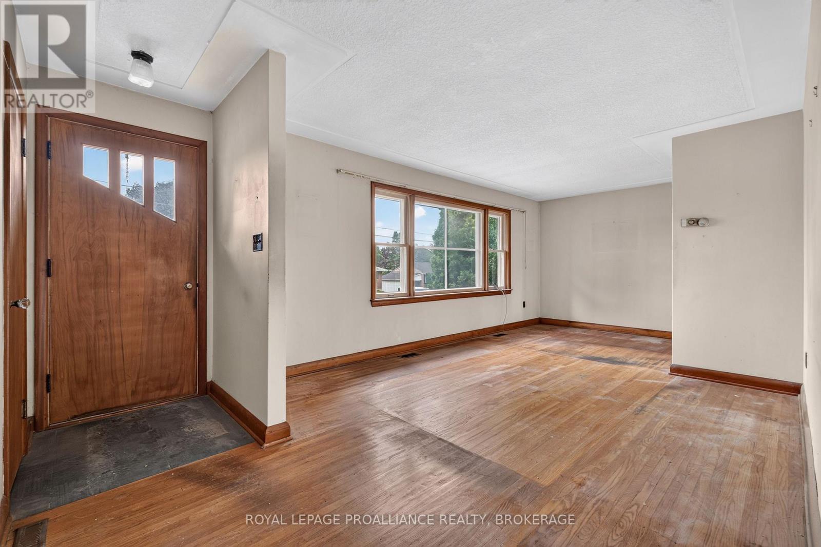 267 LAKEVIEW AVENUE - 6