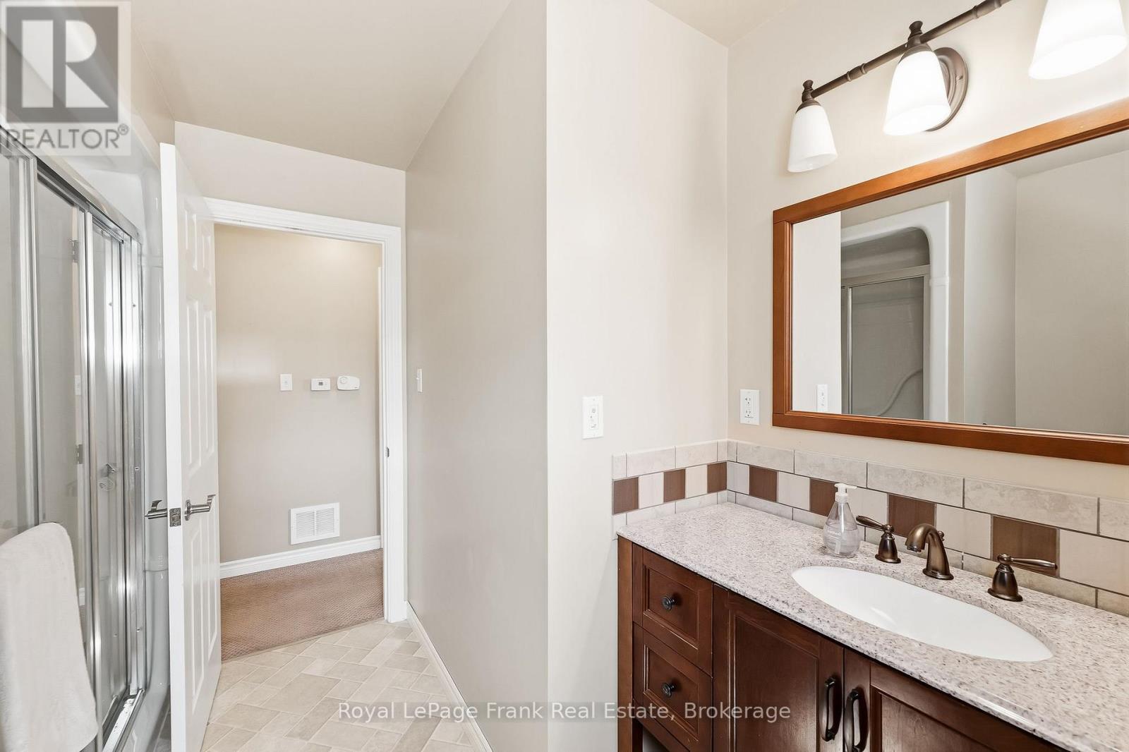 25 BARBARA STREET - 22
