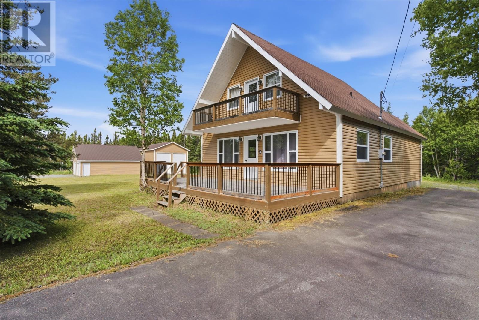 11 Pinetree Road - 1