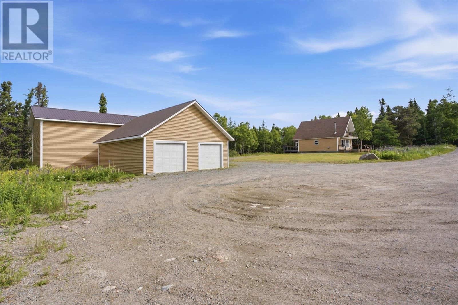 11 Pinetree Road - Image 3