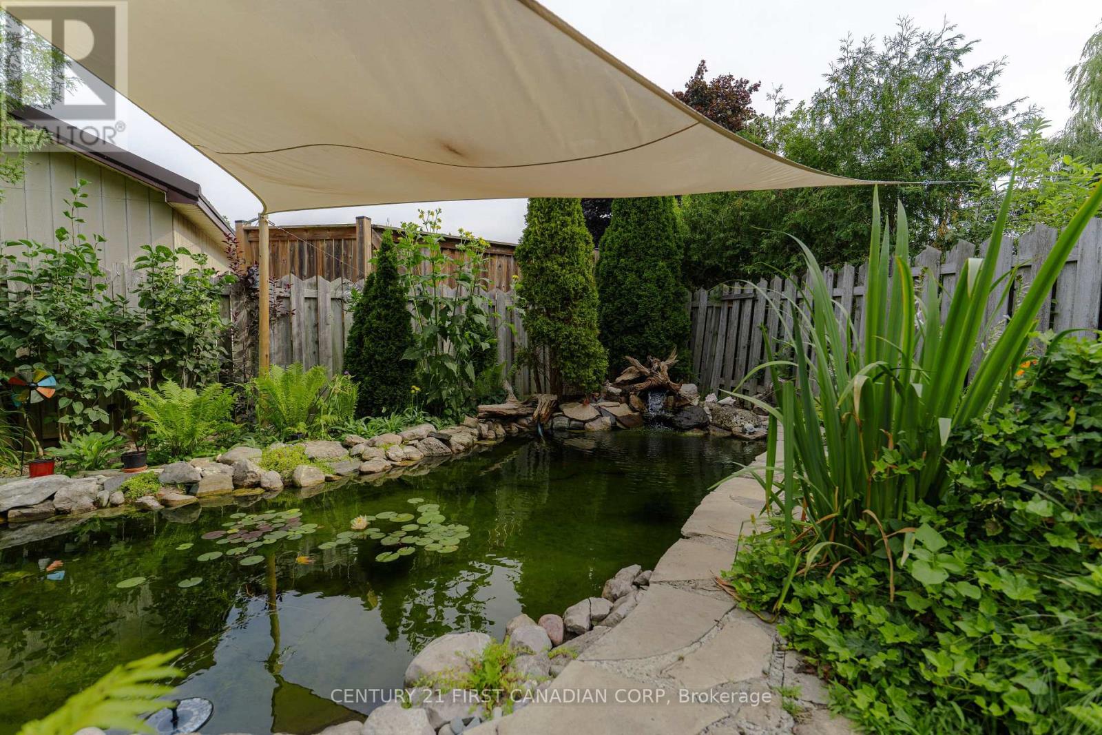 32 MENDIP CRESCENT - 36