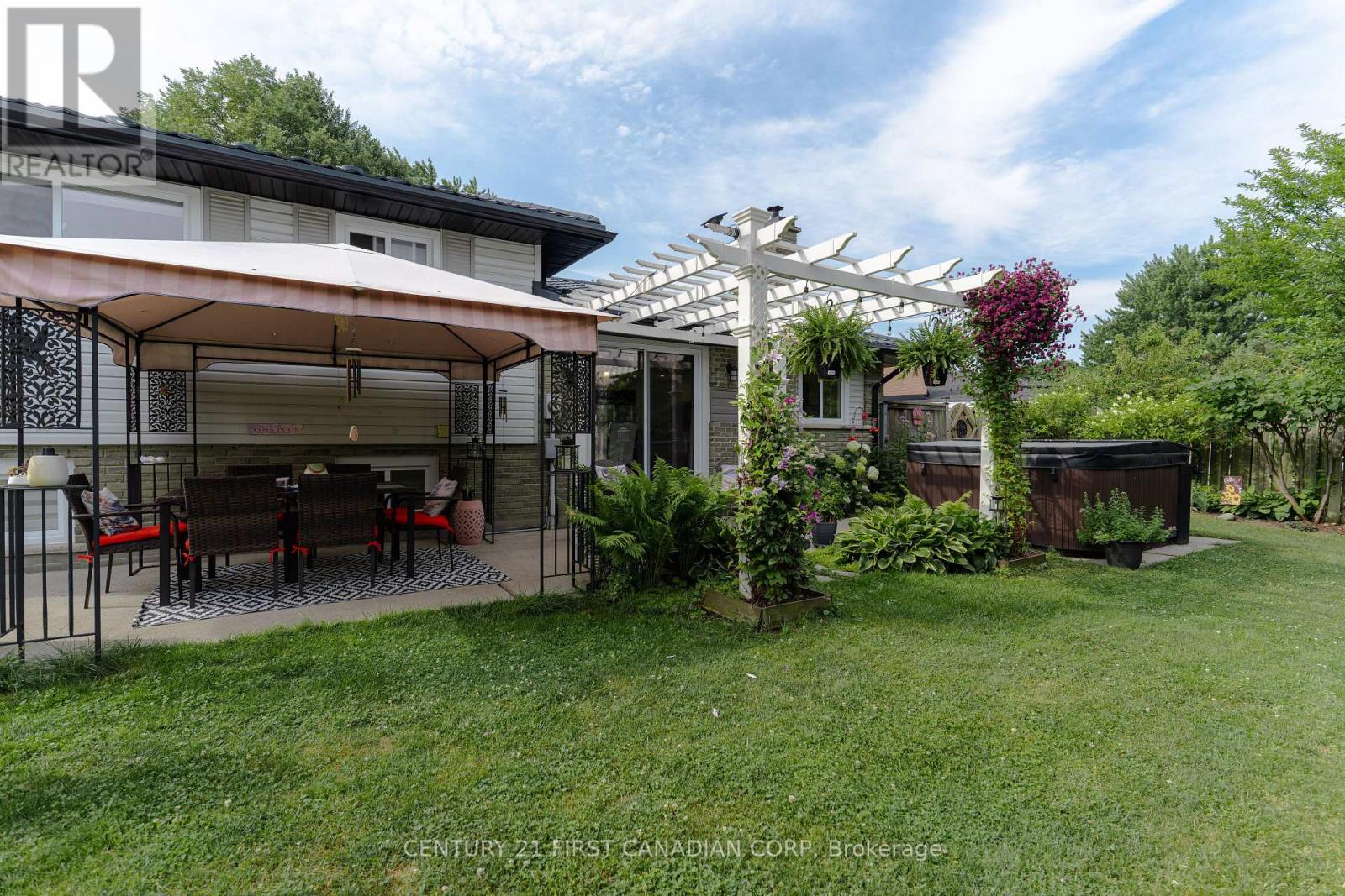 32 MENDIP CRESCENT - 38