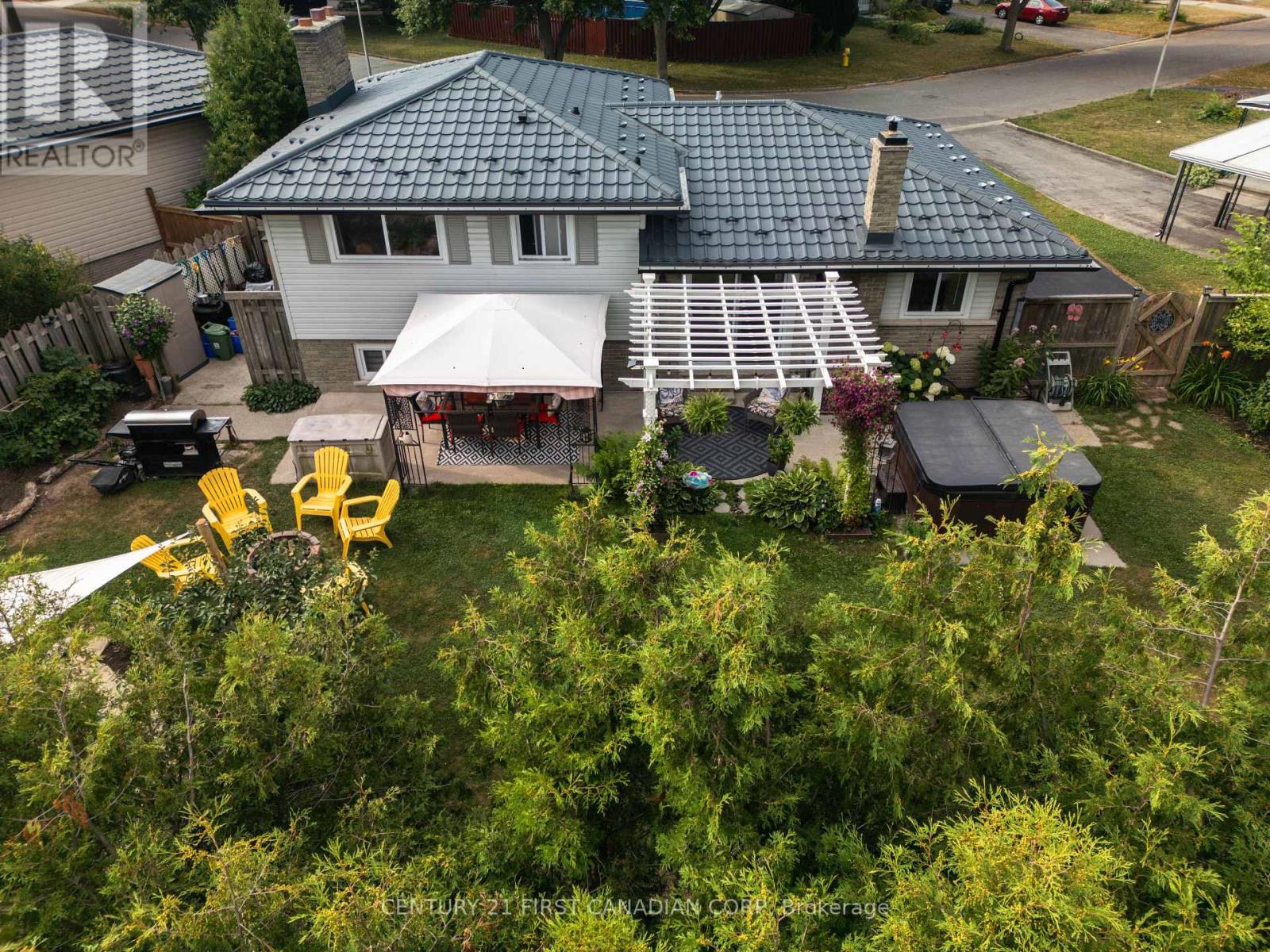 32 MENDIP CRESCENT - 44