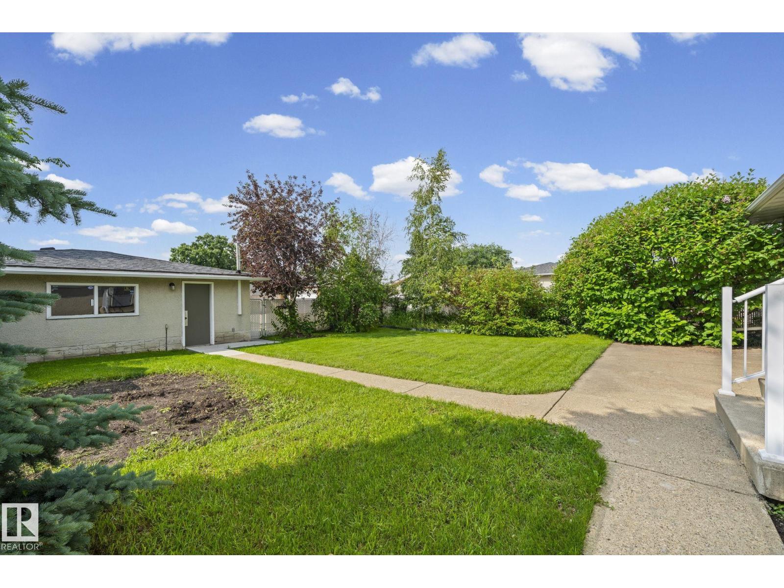 8323 142 AV NW - 28