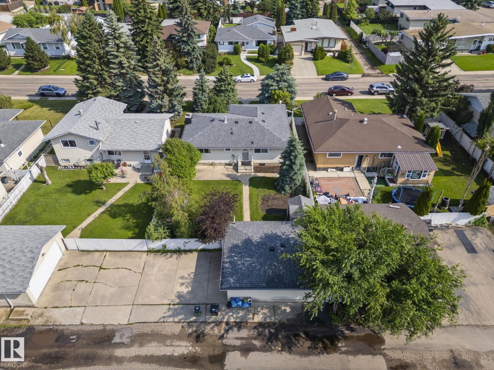 8323 142 AV NW - 34
