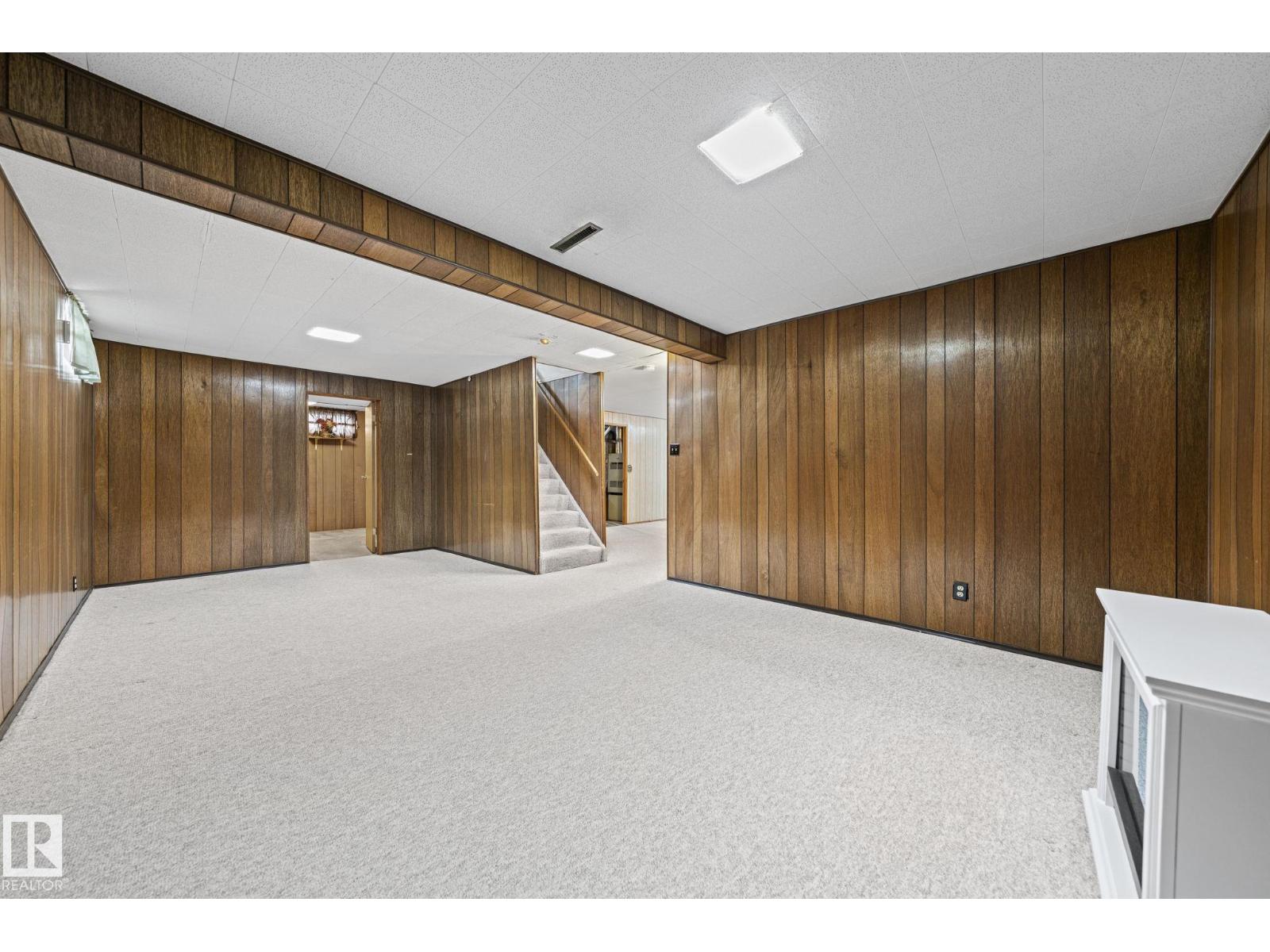 8323 142 AV NW - 22