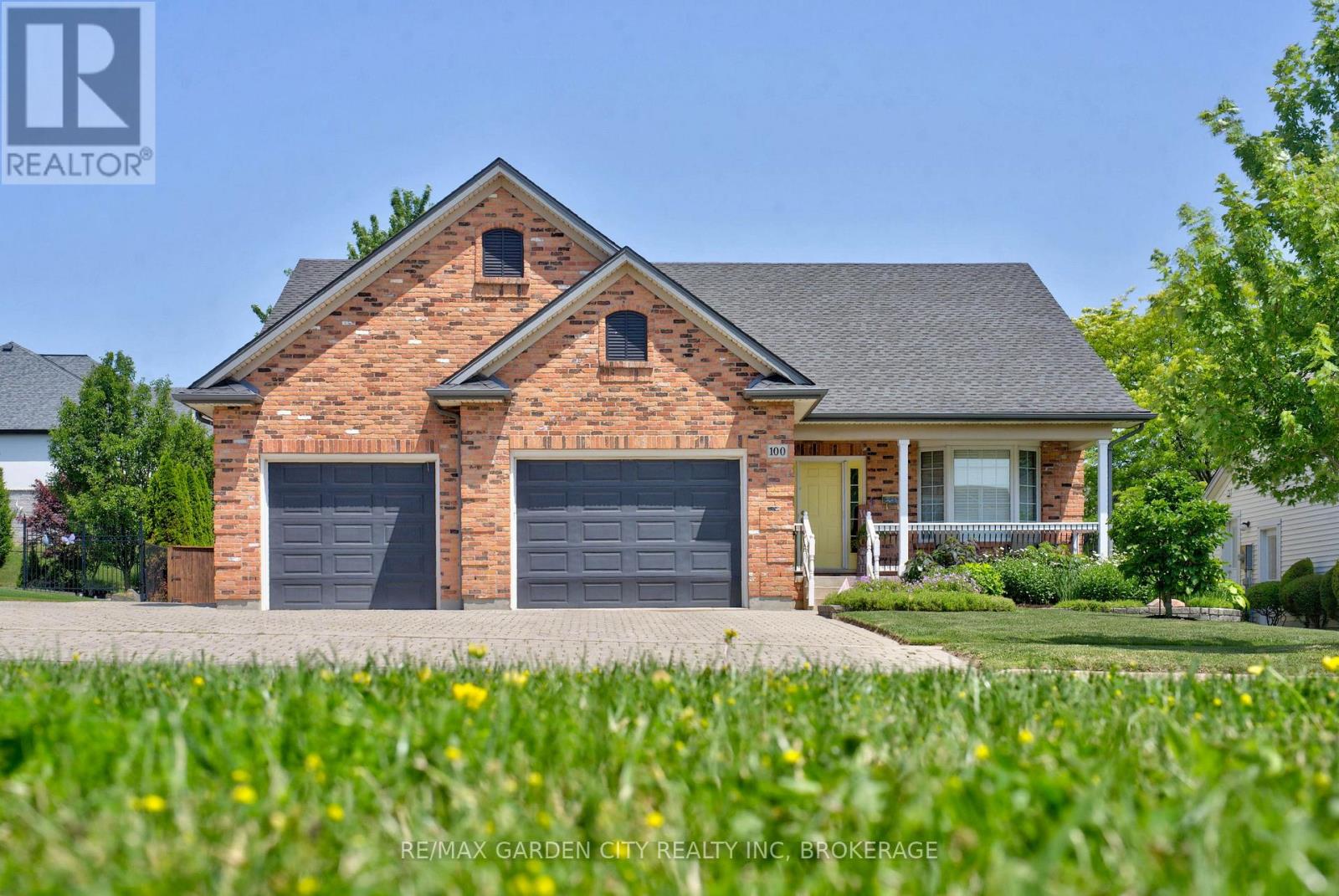 100 THOROLD ROAD E - 1